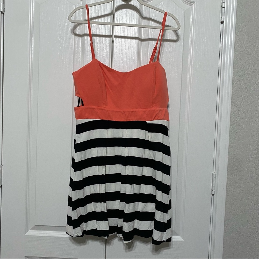Coral and striped cutout dress XL
